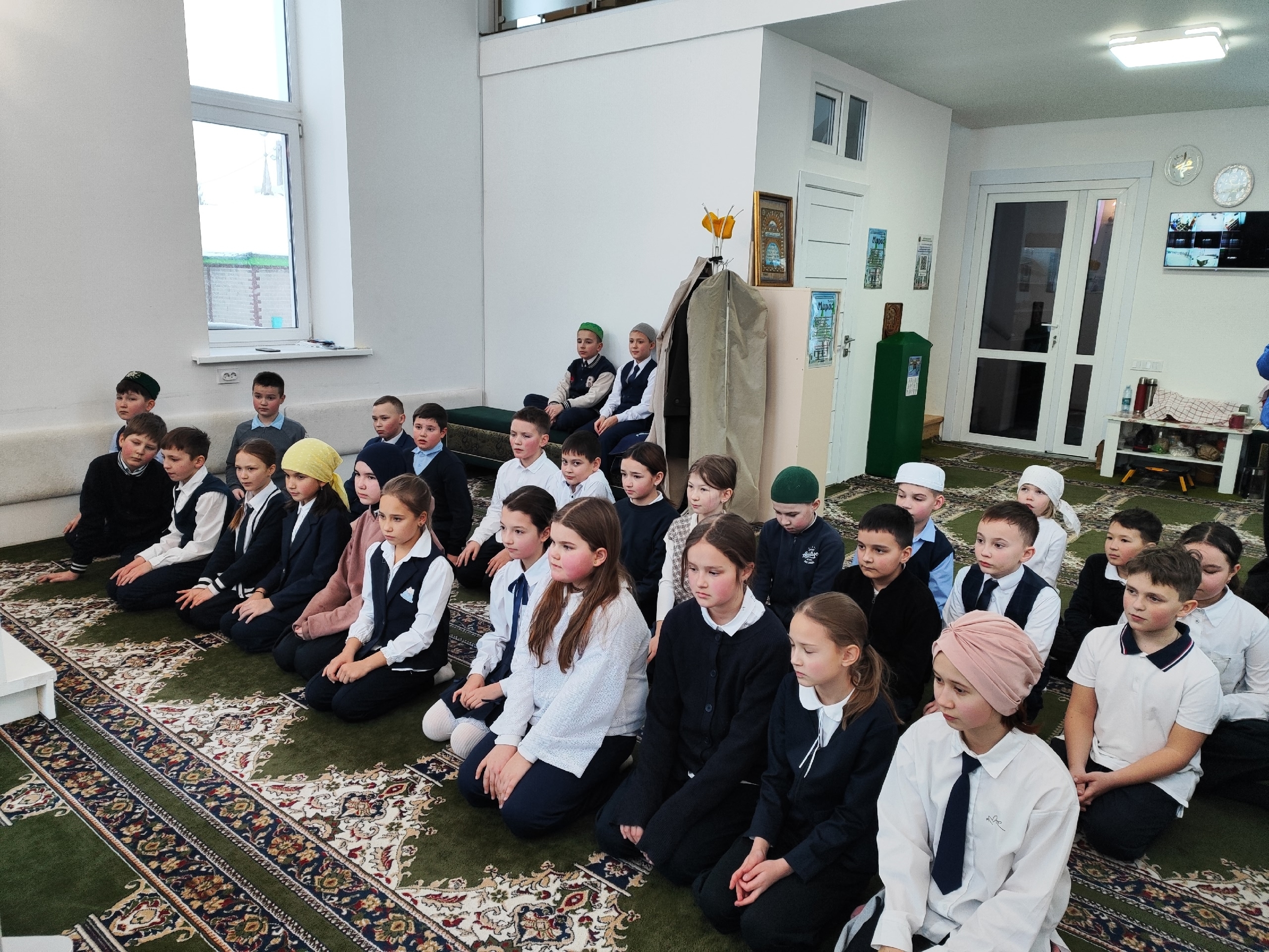 Школьники посетили мечеть «Мирас» в деревне Подымалово Уфимского района