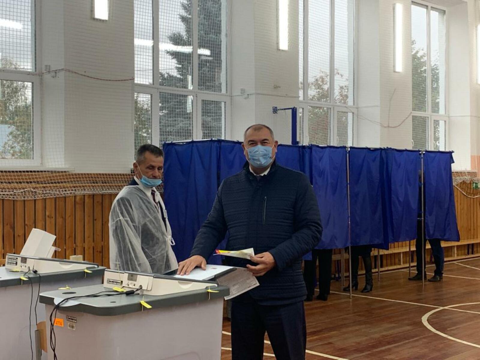 Вице-премьер Башкирии Ирек Сагитов первым проголосовал в селе Зубово Уфимского района