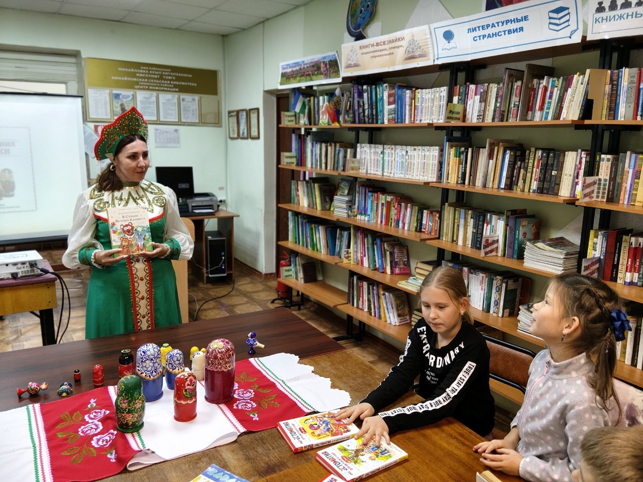 В Михайловке прошёл фольклорный час «Ах, матрёшка - русская краса!»