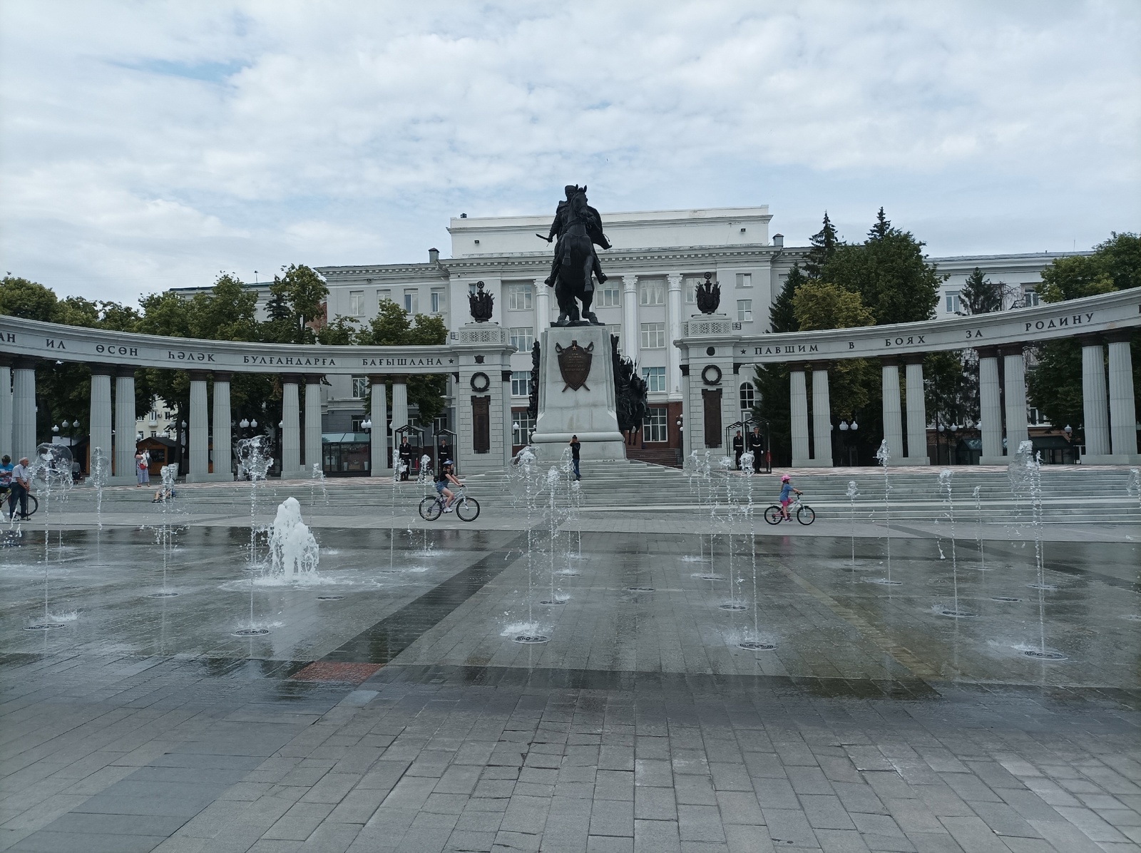 Вандализм в отношении памятников героям ВОВ недопустим и наказуем