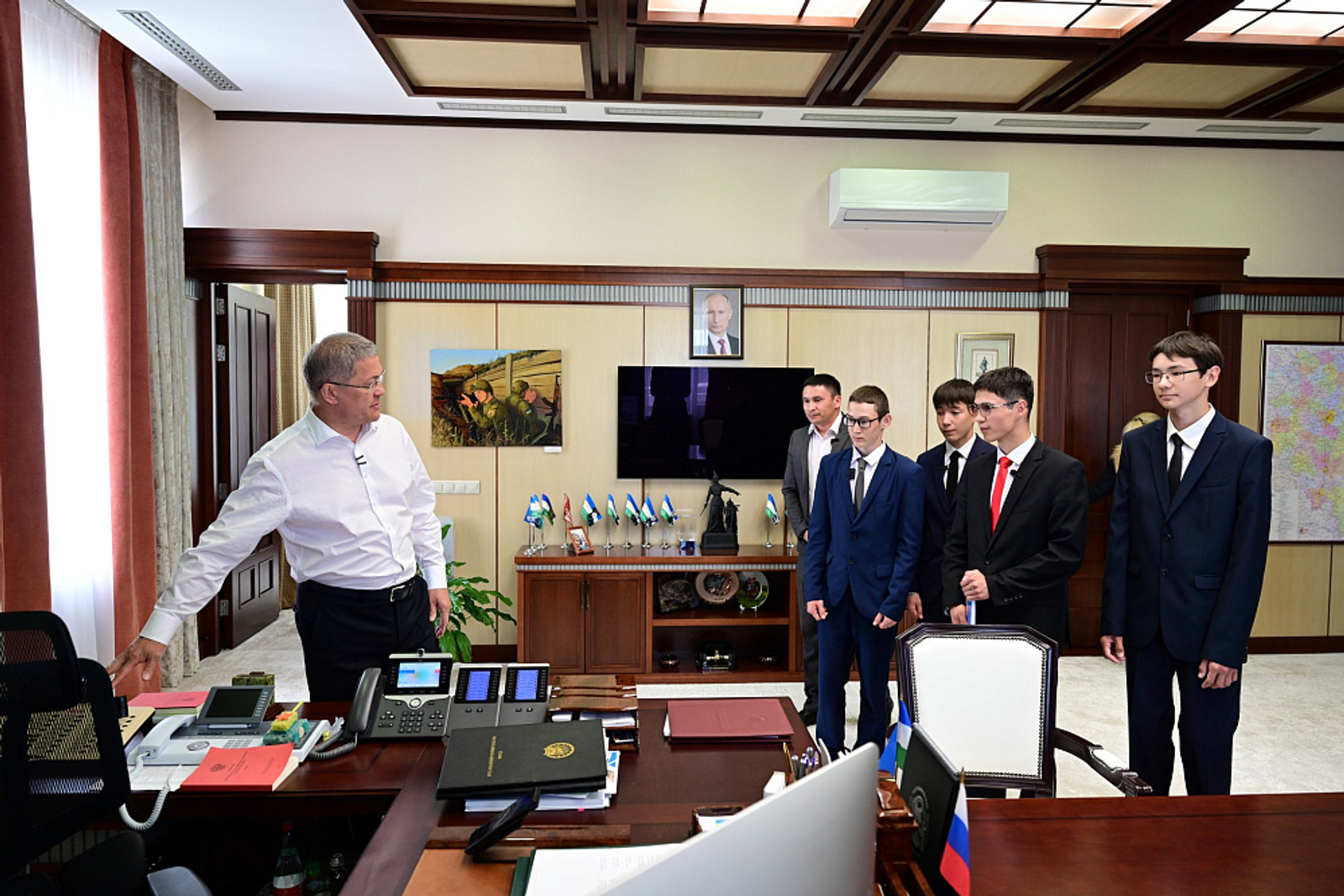 Ученики Стерлитамакского лицея-интерната № 2 посетили кабинет Главы Башкирии