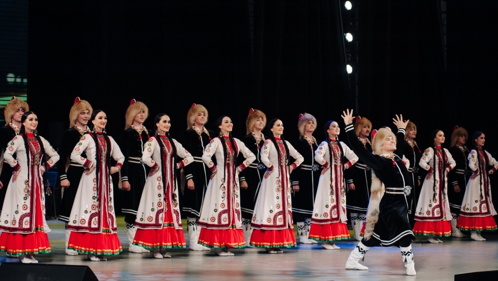 Глава Башкирии учредил День национального танца