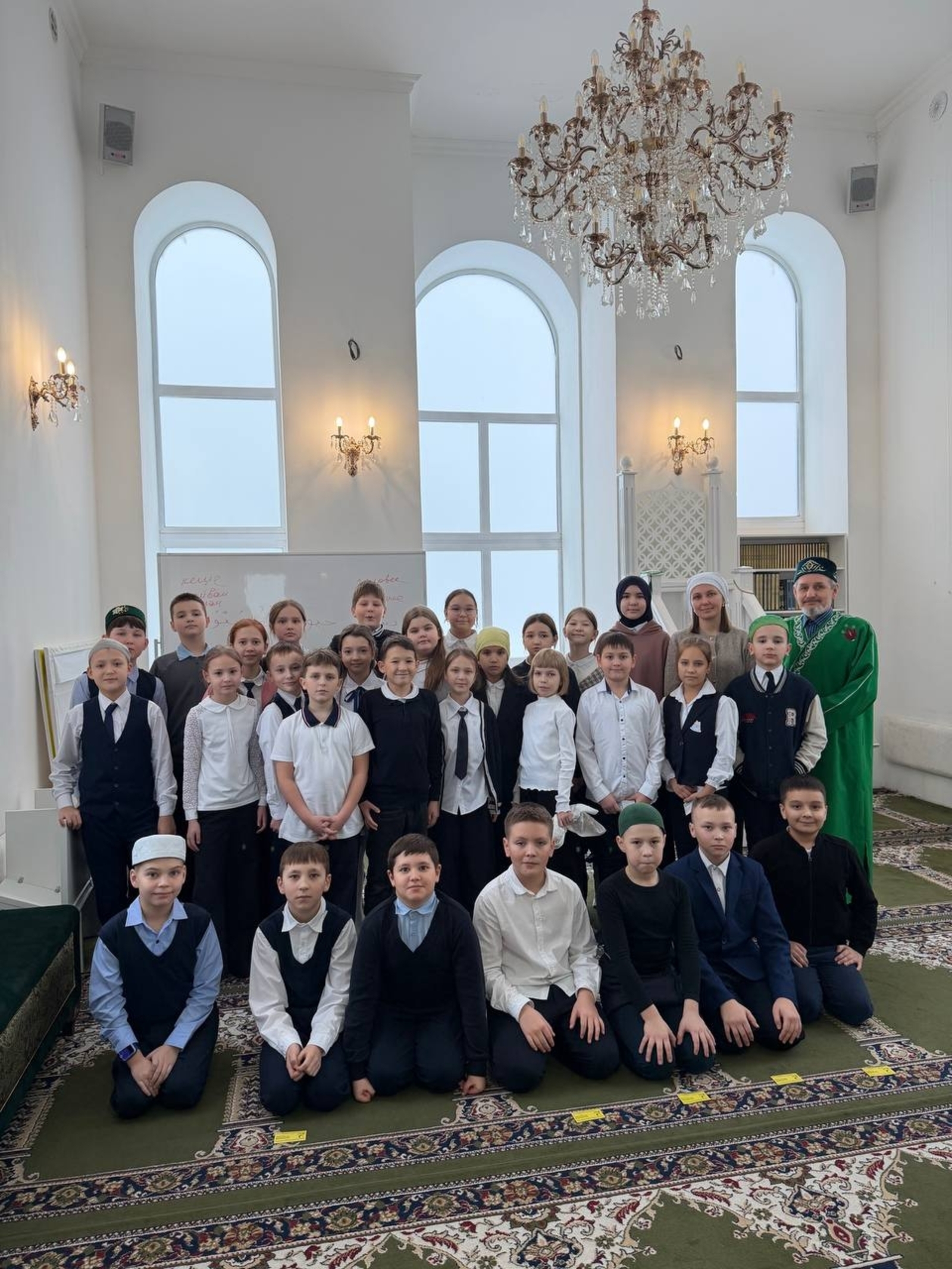 Школьники посетили мечеть «Мирас» в деревне Подымалово Уфимского района