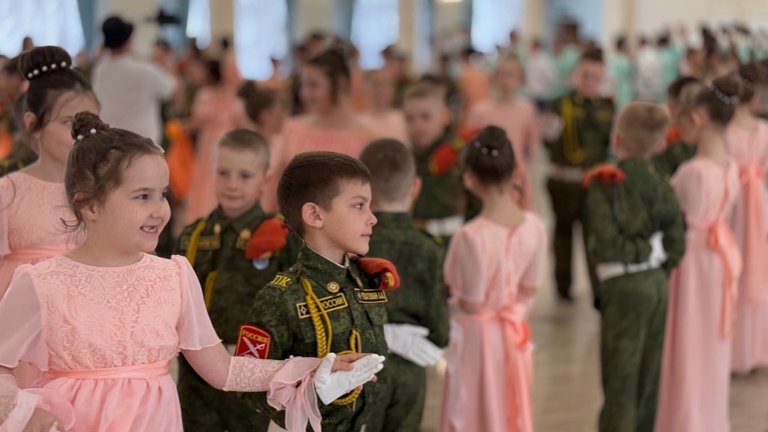 Школьники Уфимского района стали участниками кадетского бала