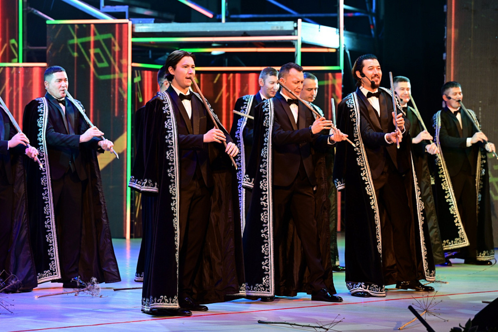 Радий Хабиров посетил концерт Государственного ансамбля кураистов в День курая