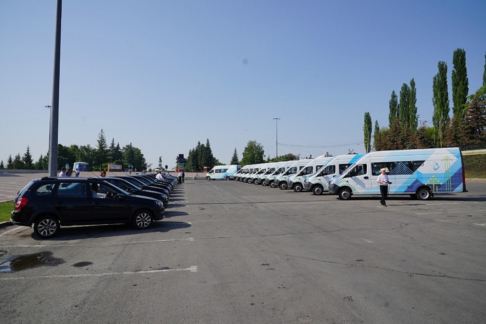 Учреждениям культуры Башкирии переданы 26 автомобилей от Радия Хабирова
