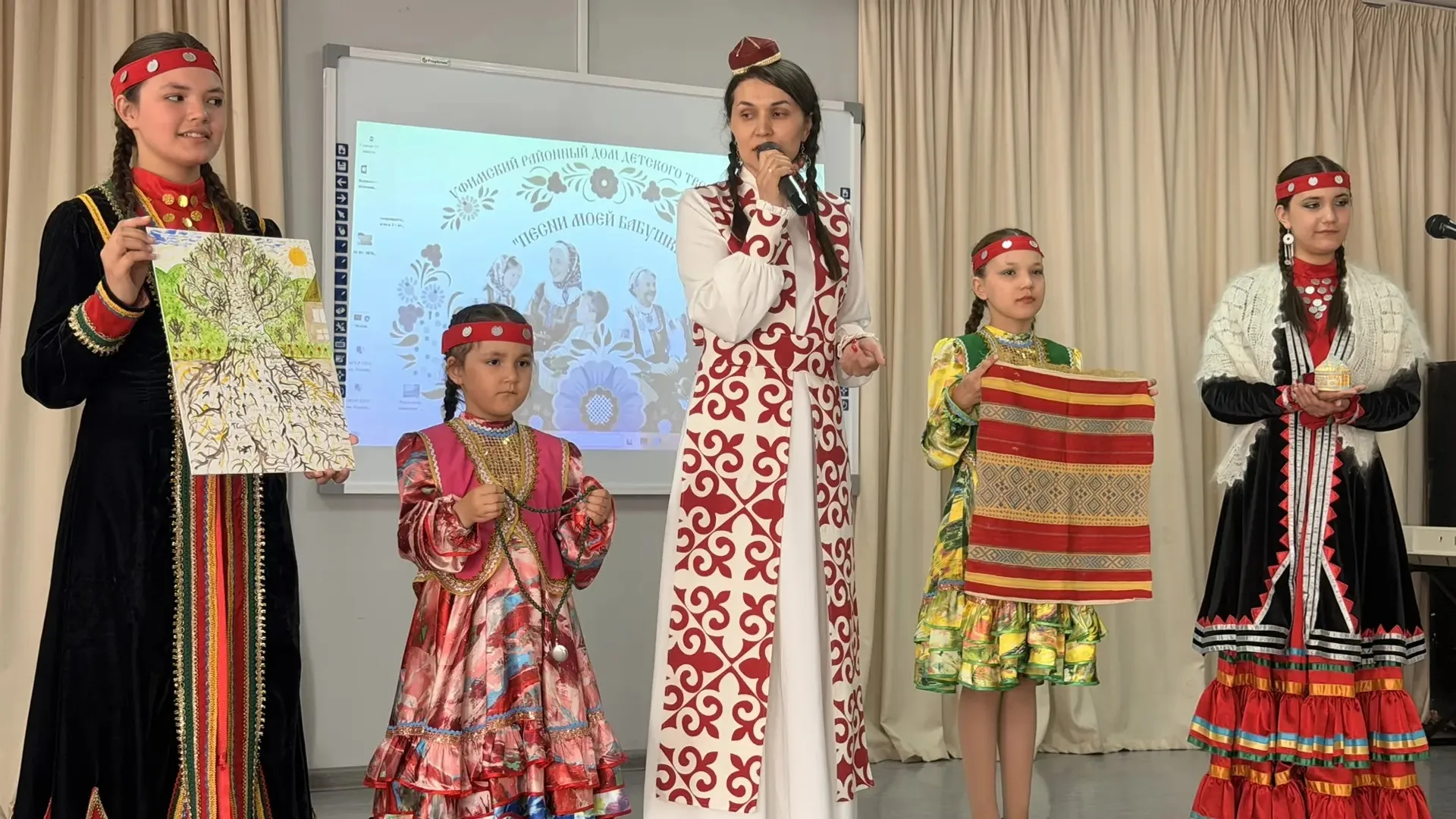 В школе им. Алымова села Михайловка прошел конкурс «Песни моей бабушки»