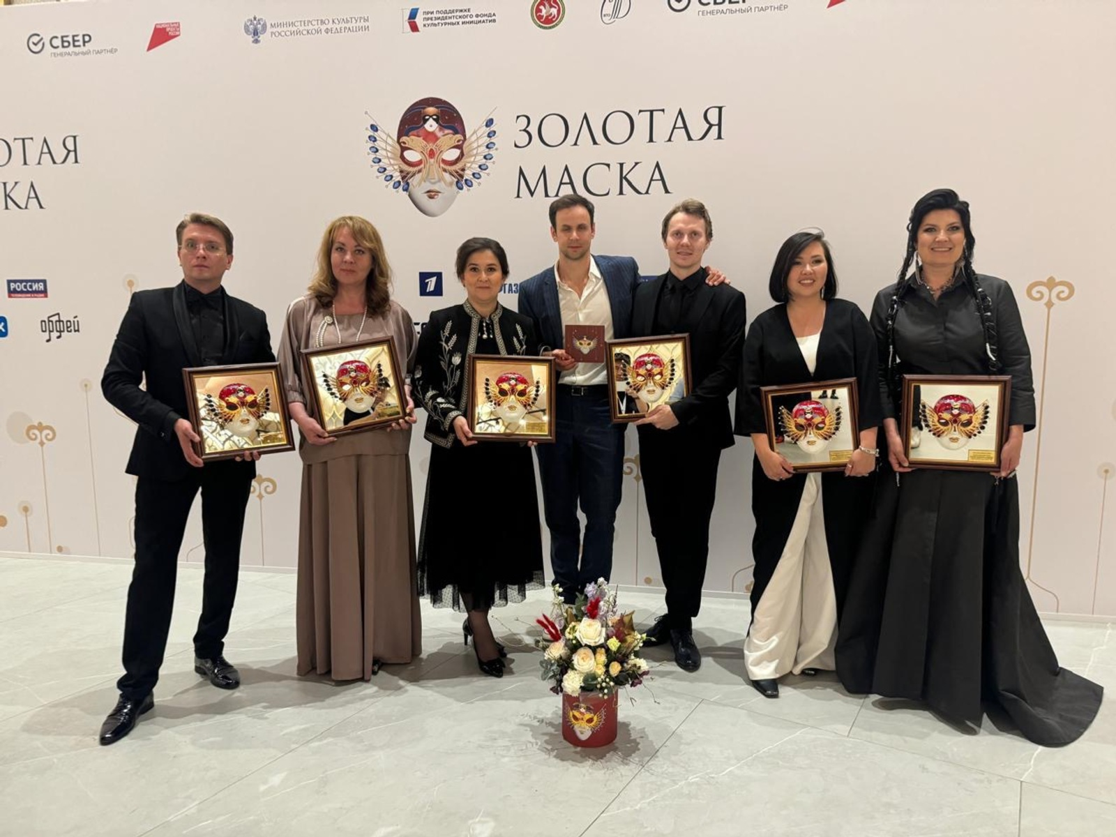 Глава Башкирии поздравил артистов с триумфом на «Золотой Маске»