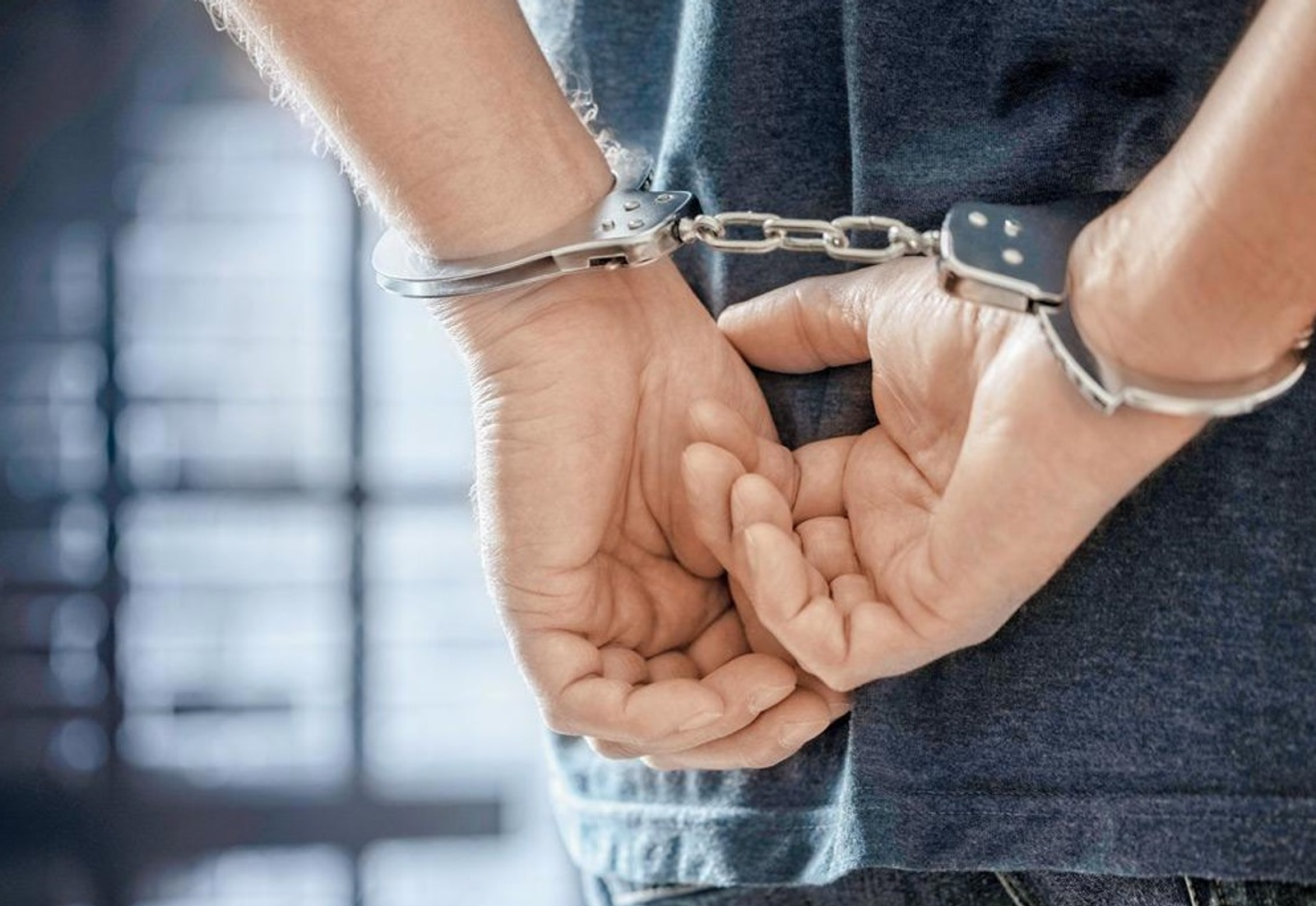 В Башкирии арестовали двух студентов, подозреваемых в торговле наркотиками