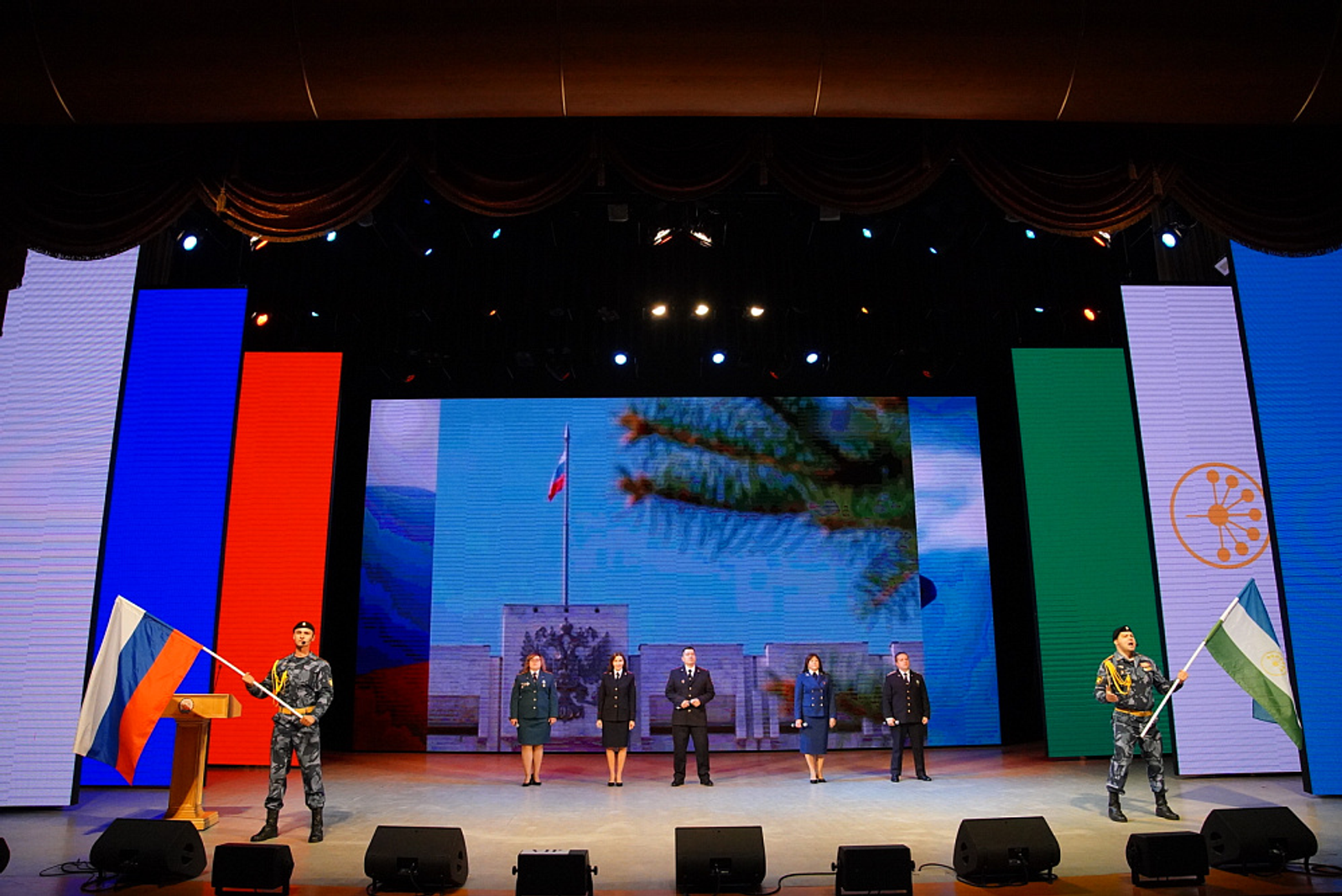 Глава Башкирии поздравил сотрудников органов следствия с праздником