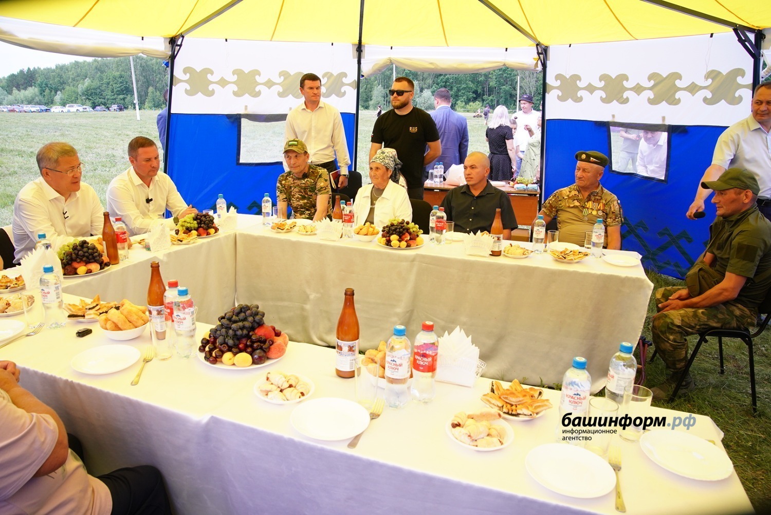 Радий Хабиров посетил сабантуй в Буздяке и  встретился с участниками СВО