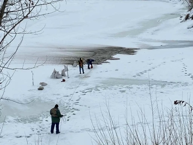 В трех населенных пунктах Уфимского района провели чернение льда