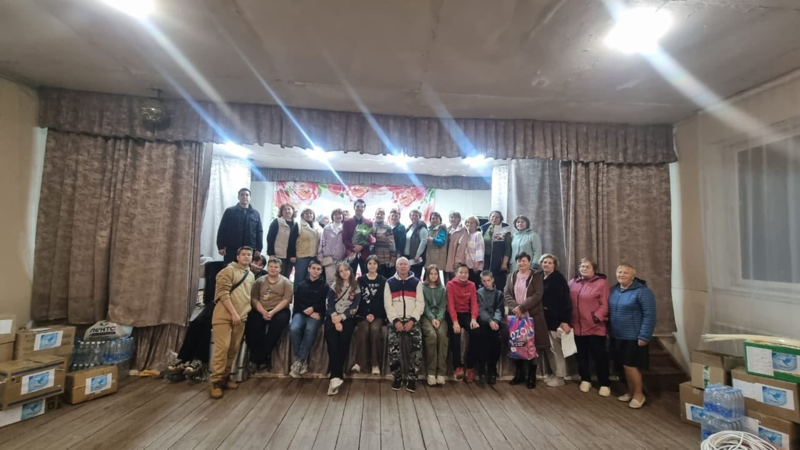 «За наших!»: В Чернолесовском Доме культуры состоялся благотворительный концерт