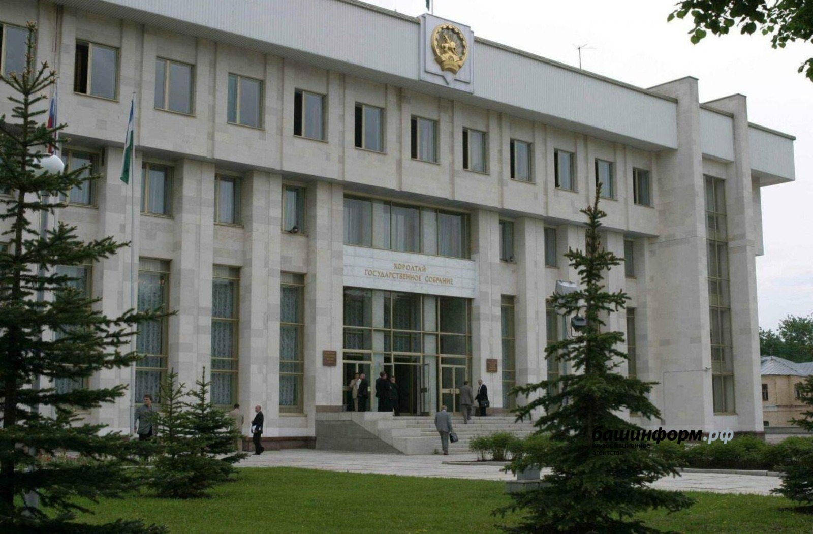 В Башкирии вводятся штрафы за неисполнение закона о вывешивании Знамени Победы