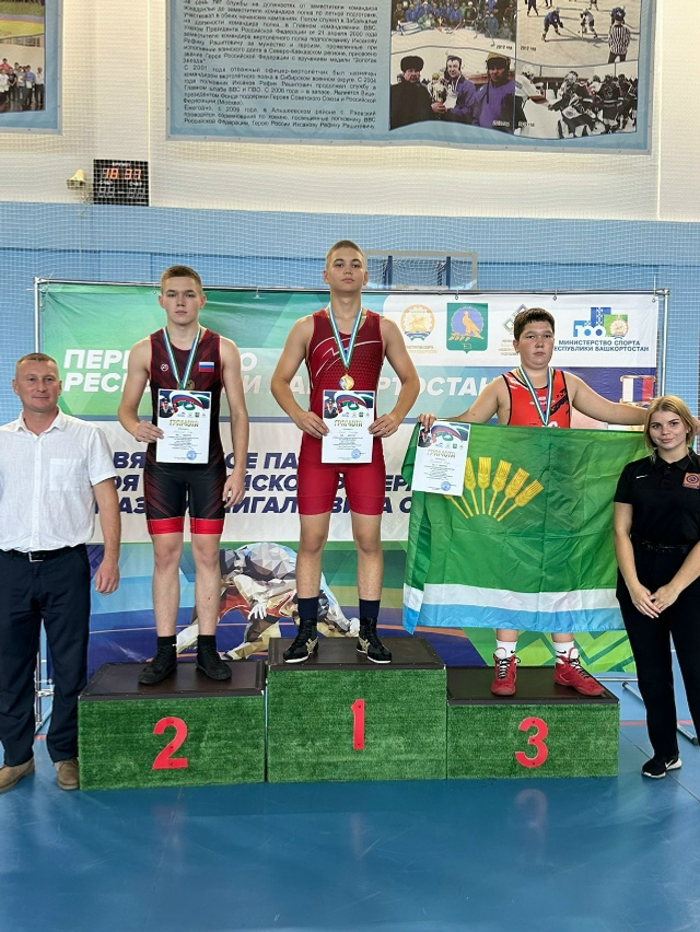 Юные борцы Уфимского района приняли участие в первенстве памяти Героя России
