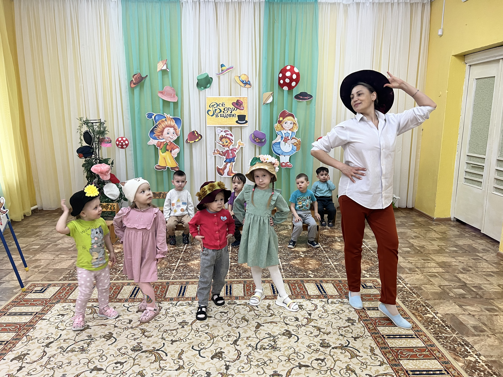 В детском саду Уфимского района прошло необычное развлечение «Всё дело в шляпе»