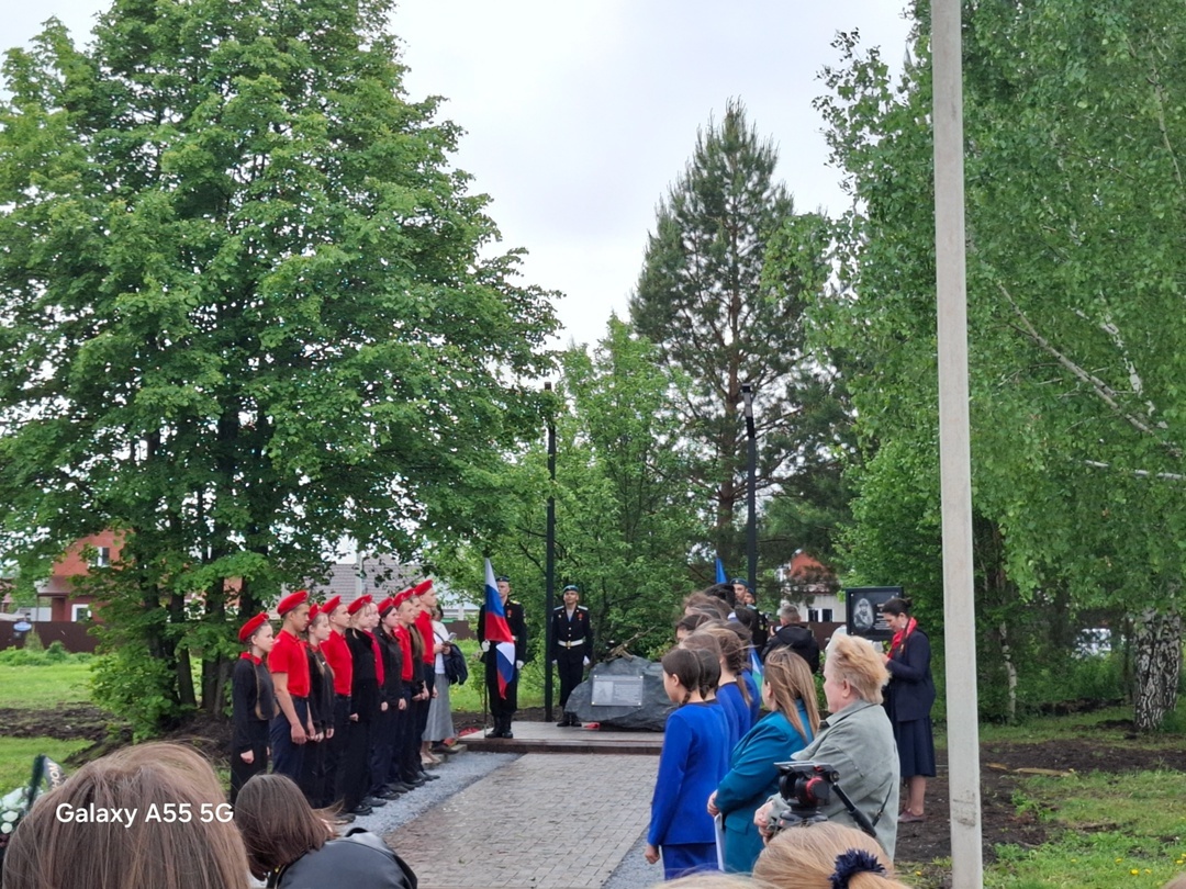 В Уфимском районе открыли мемориальный камень и Аллею славы