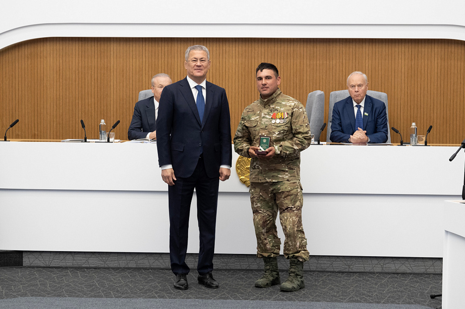 Радий Хабиров наградил участника СВО из Башкирии орденом генерала Шаймуратова