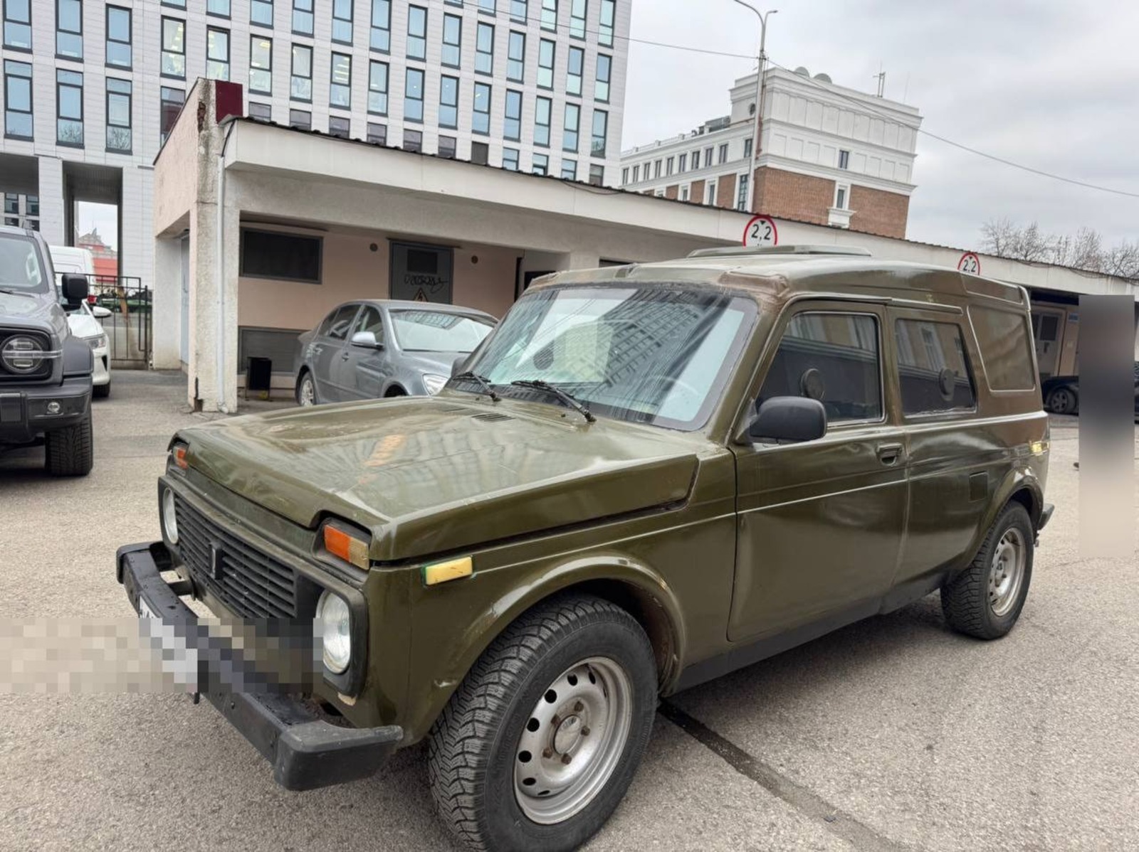 Уфимская предпринимательница передала бронированную «Ниву» для участников СВО