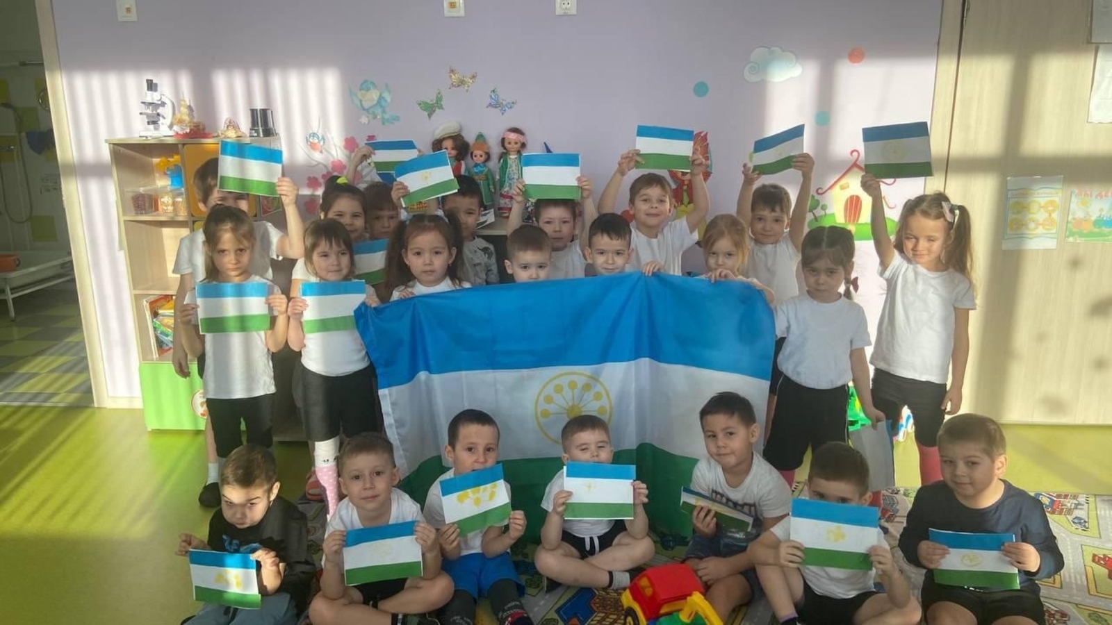 25 февраля — День государственного флага Республики Башкортостан