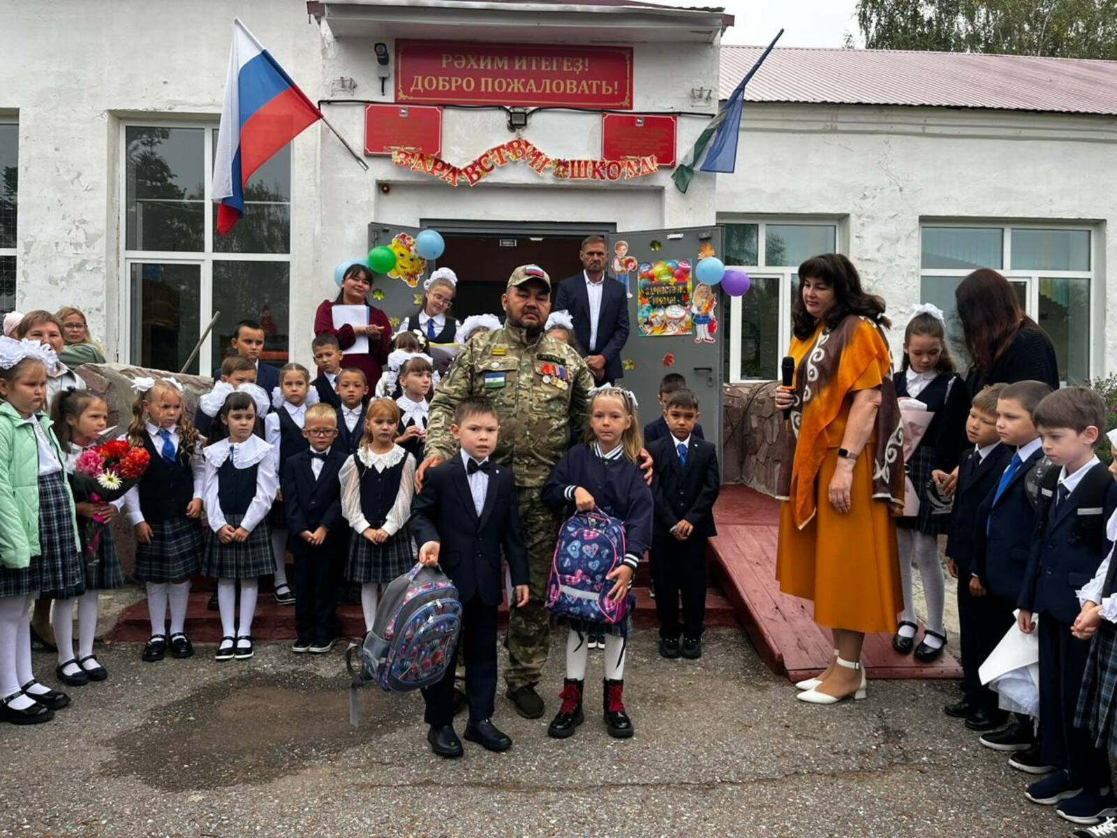 Ветеран СВО Разяп Арсланов из Алексеевки проводил в школу детей погибшего бойца