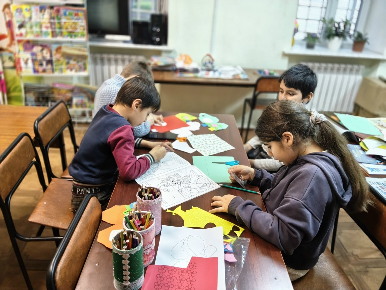 Юные жители Михайловки создали подарки для мам на творческом мастер-классе