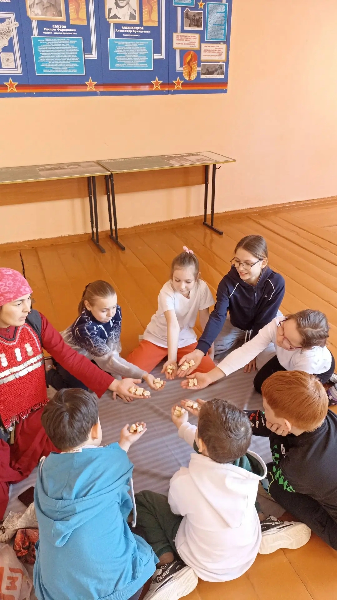 Школьники из деревни Камышлы побывали на мастер-классе «Народные игры Урала»