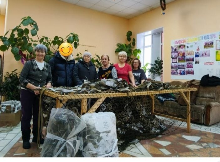 Волонтёры Уфимского района подготовили маскировочные сети для бойцов СВО