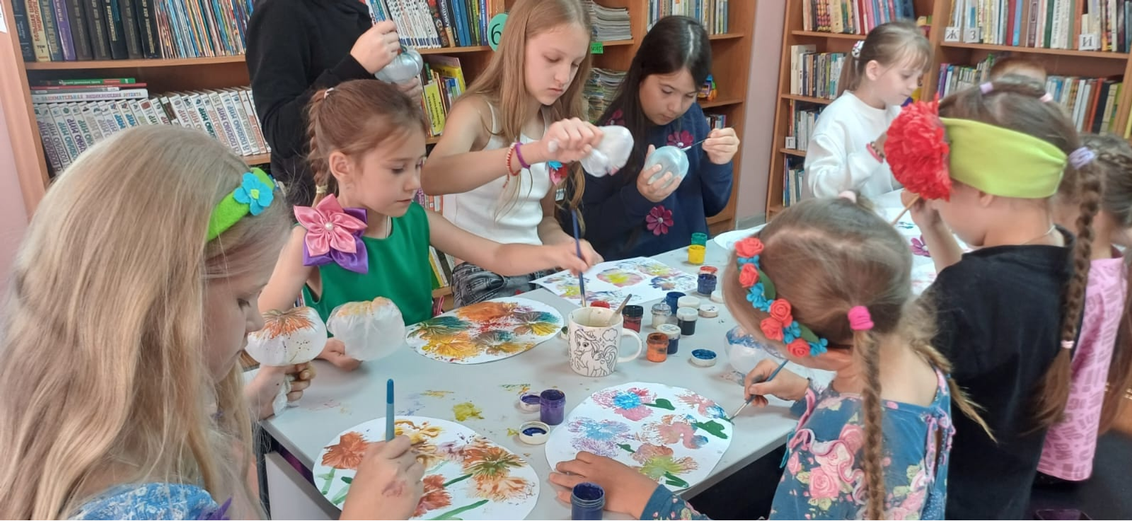 В Таптыковской библиотеке отметили Международный день цветов