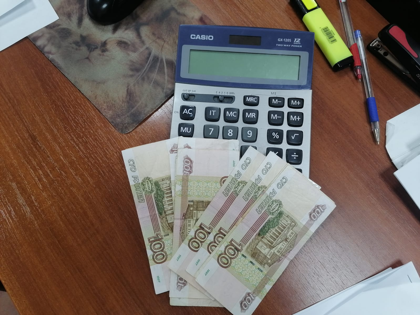 Работодатели, трудоустроившие школьников, освобождаются от уплаты налогов