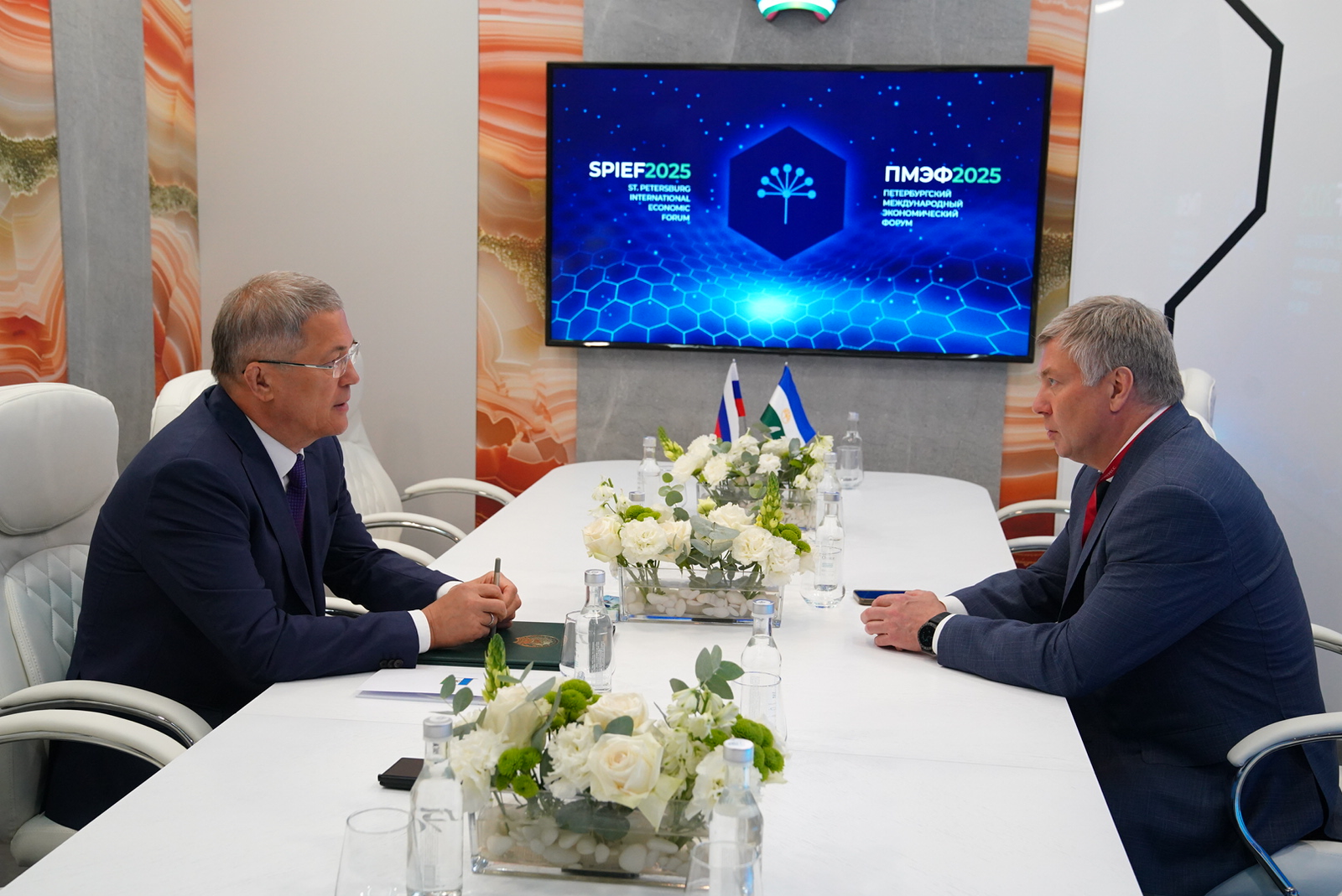 Глава Башкирии встретился с губернатором Ульяновской области