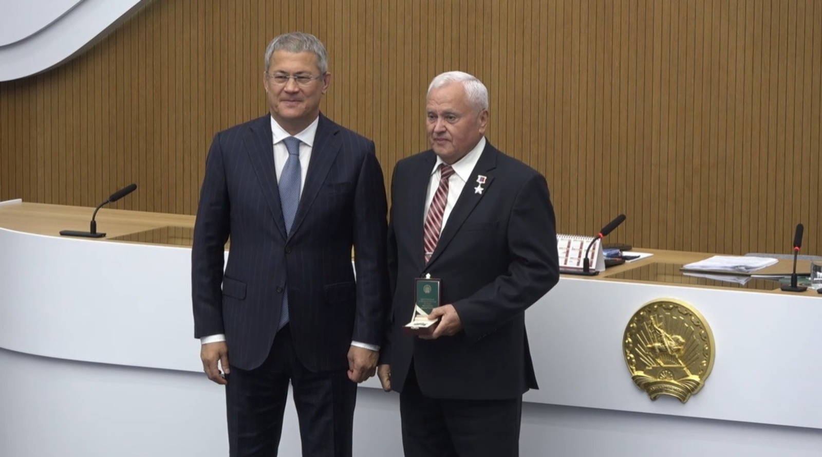 Глава Башкирии наградил орденом генерала Шаймуратова Героя России