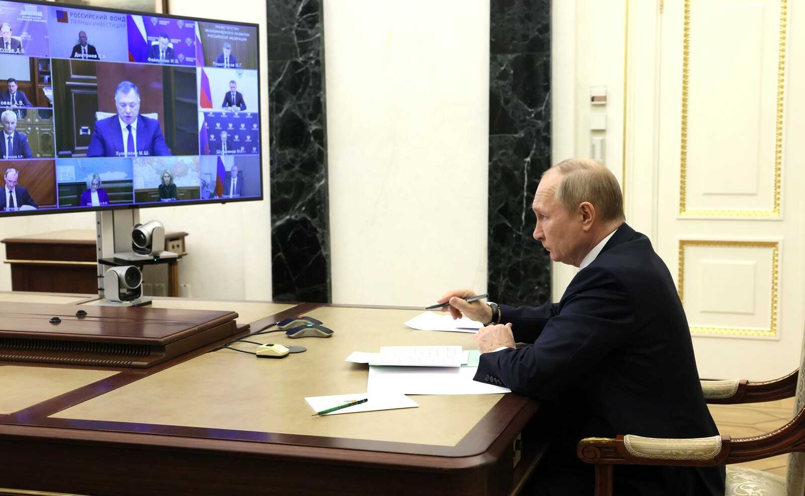 Владимир Путин на совещании с членами Правительства обсудил вопрос восстановления Крымского моста