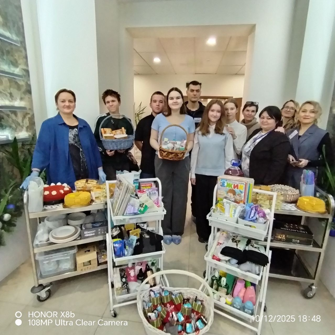 Школьники Уфимского района собрали новогодние подарки для подопечных хосписа