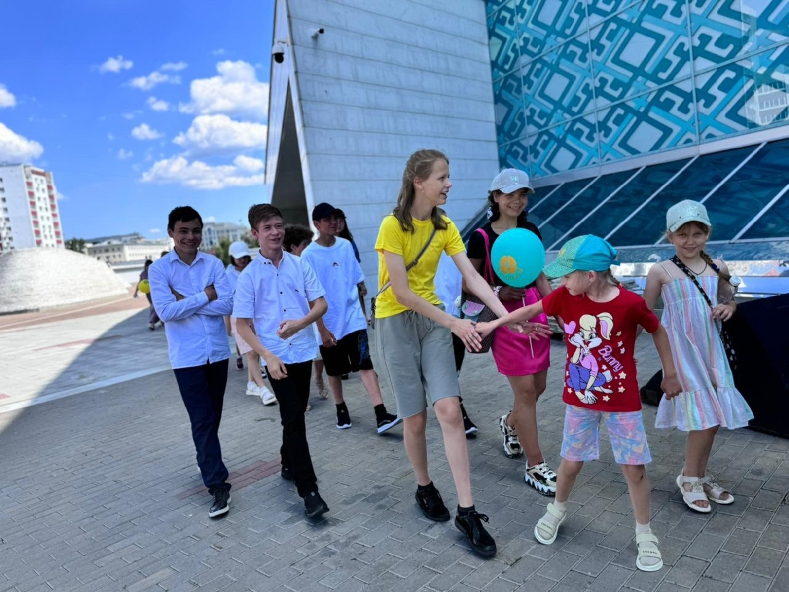 В школах приёмных родителей Башкирии получили знания 955 человек