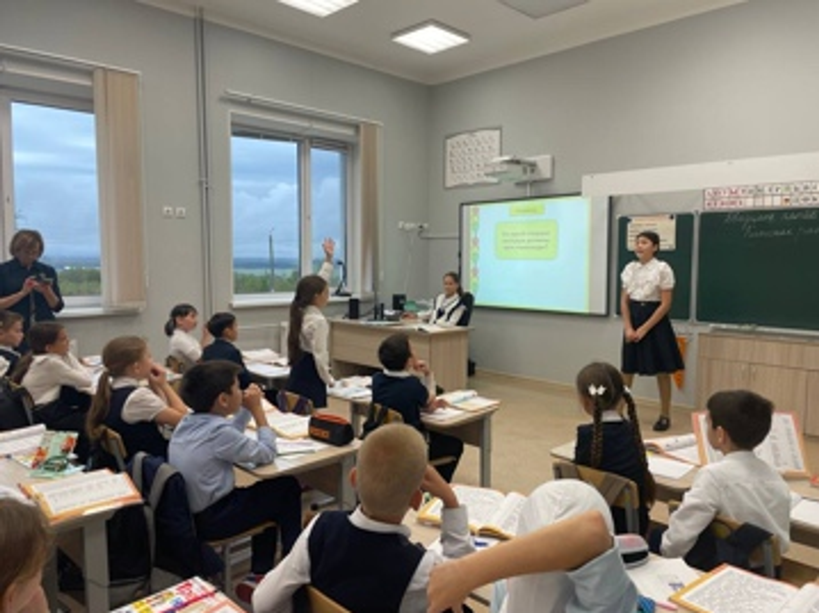 Старшеклассники из Жуково провели для младших школьников Неделю безопасности