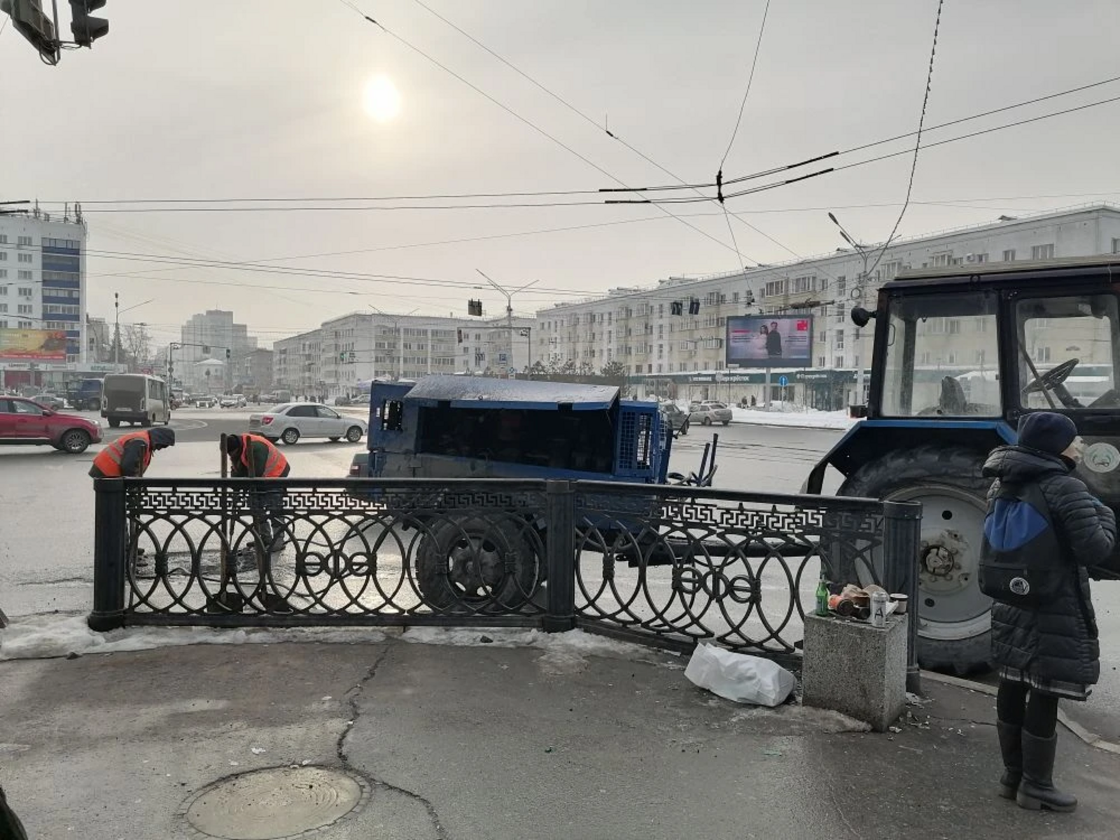 Мошенники на улицах просят перевести им деньги под предлогом болезни ребенка