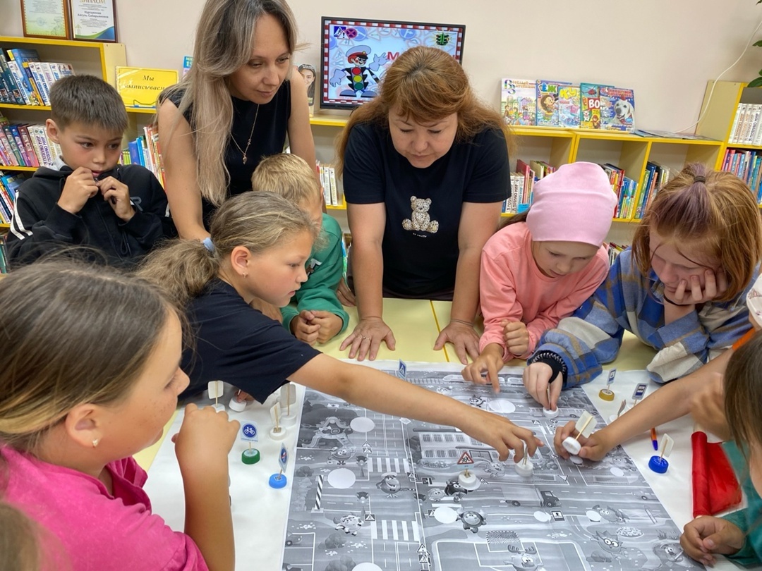 Авдонские школьники отправились в «Путешествие в страну дорожных знаков»