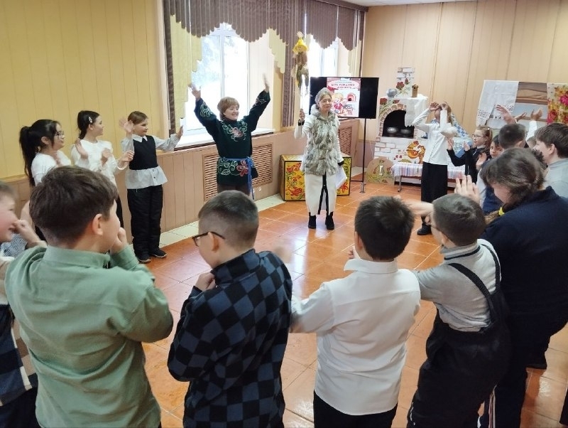 В Доме культуры села Михайловка весело отметили День рождения домового Кузи