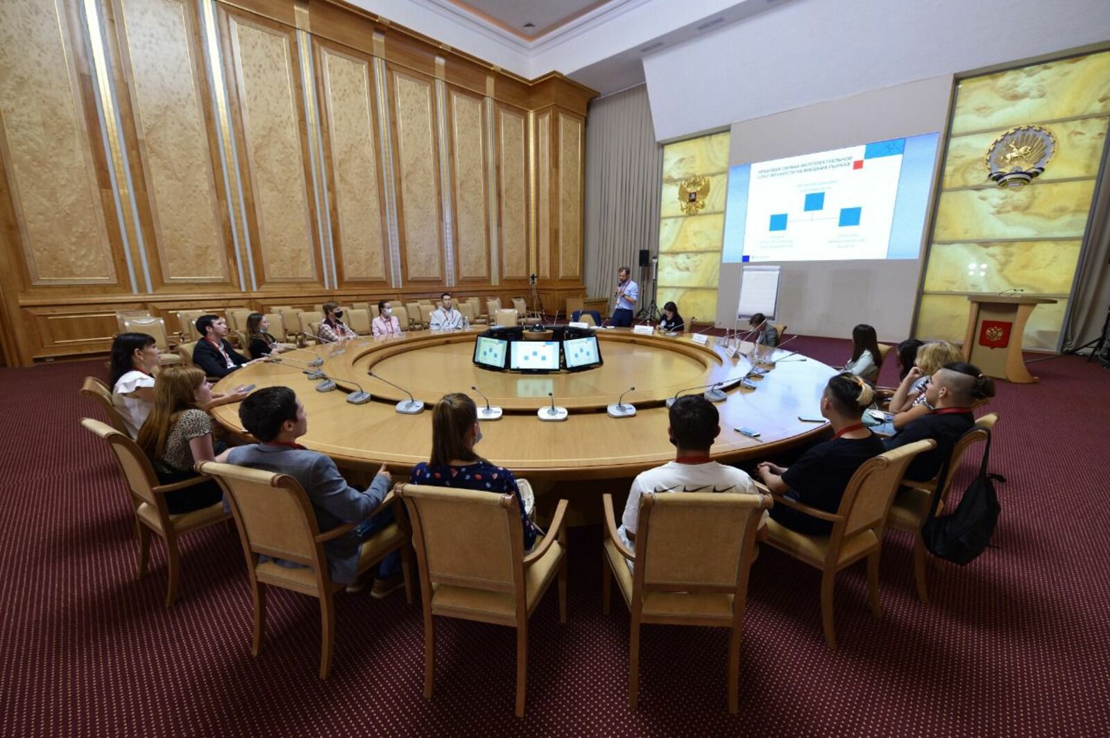 Участникам WorldSkills Russia – 2021 в Уфе рассказали о преимуществах экспортной деятельности