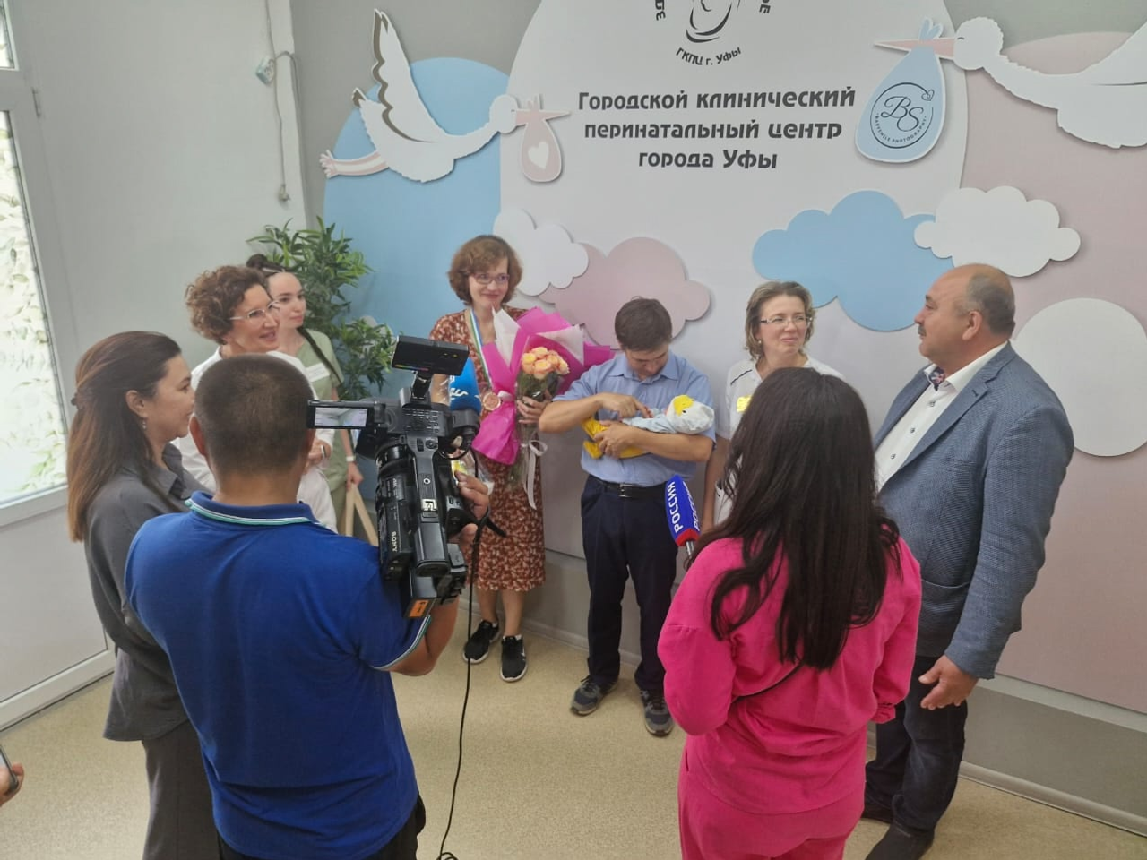 Жительницу Уфимского района поздравили с рождением седьмого ребёнка