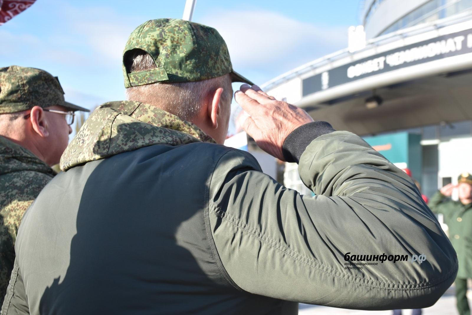 Башкирия продлила выплаты контрактникам СВО