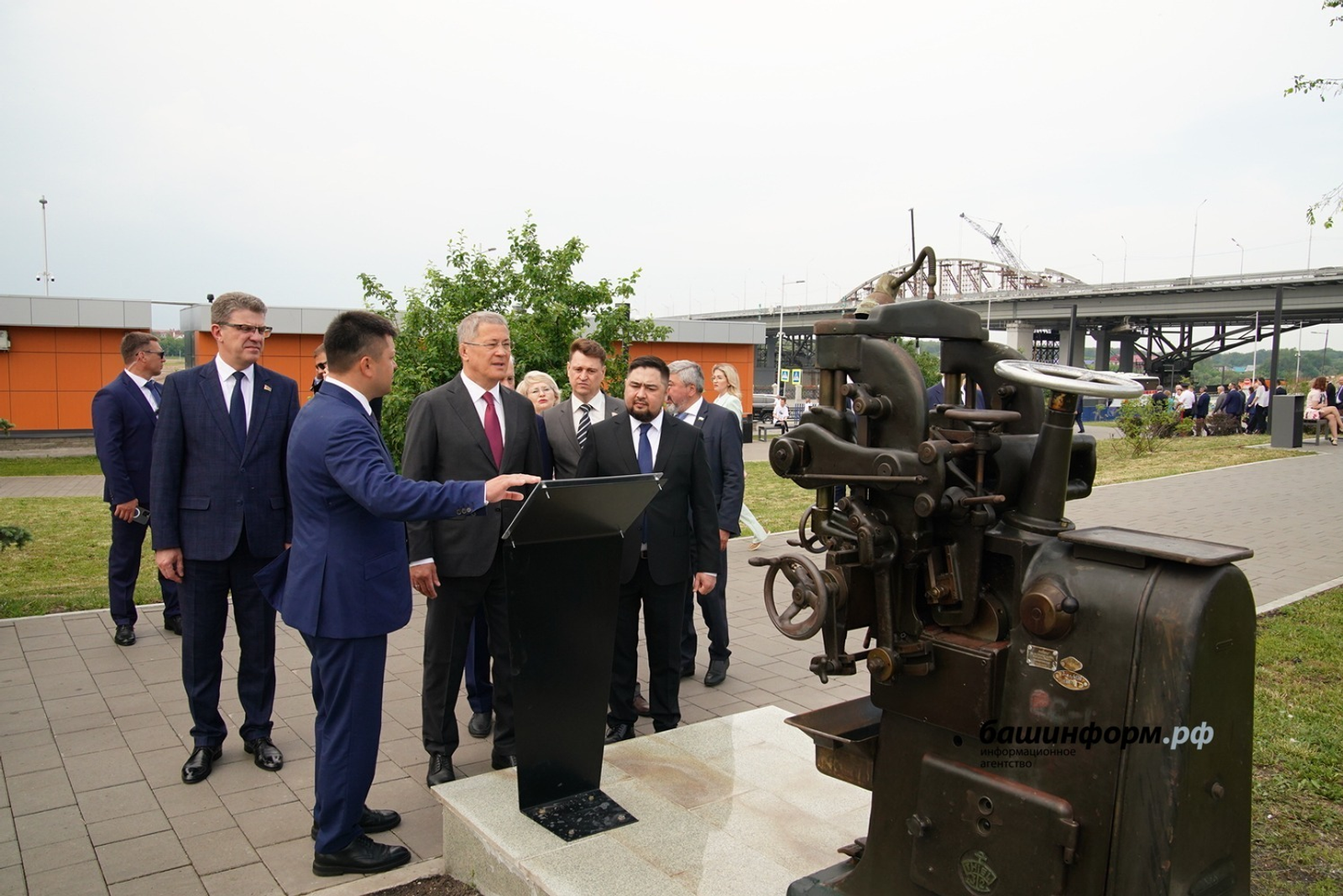 У стелы «Уфа - город трудовой доблести» в Башкирии появится сквер и музей