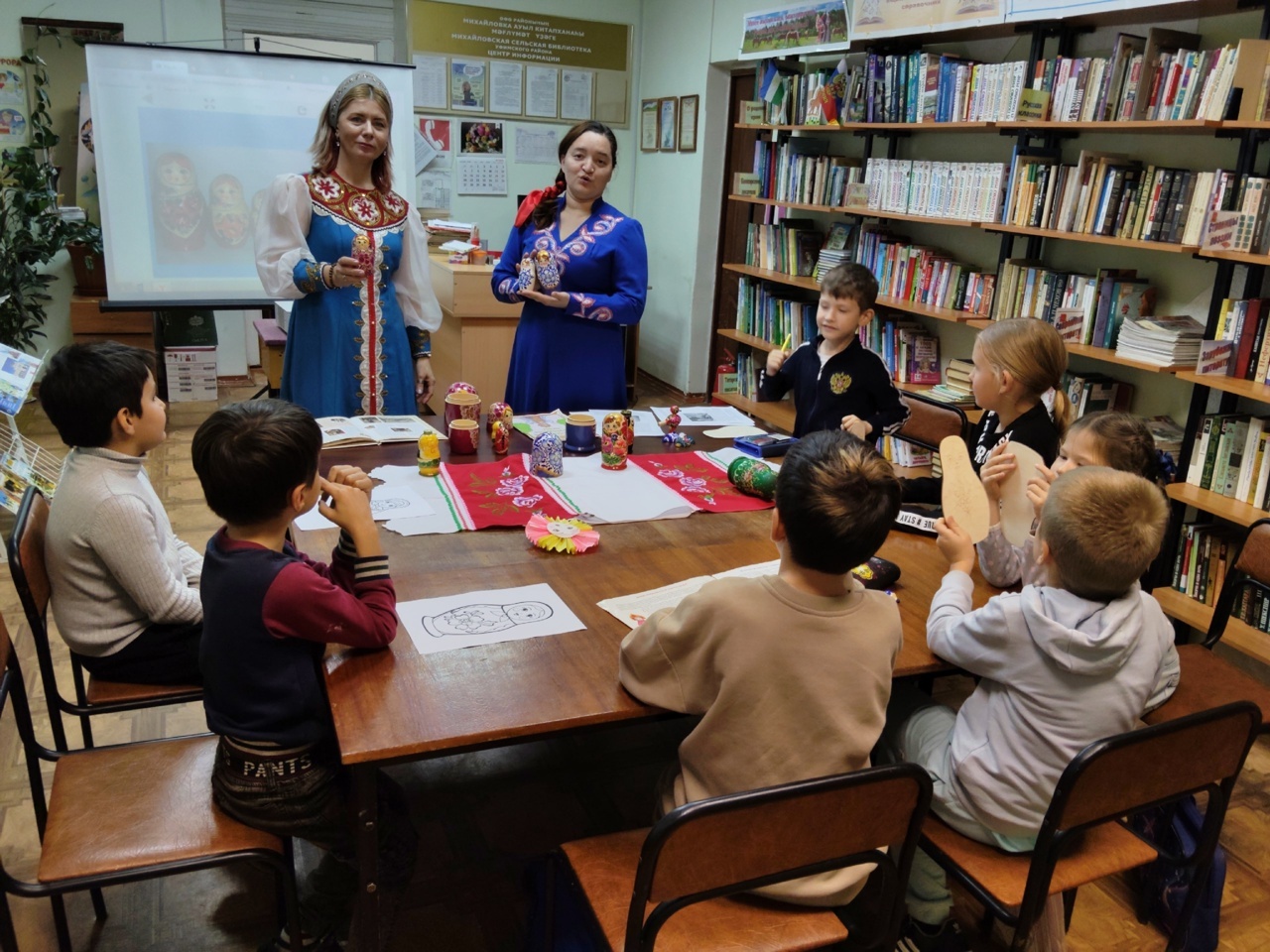 В Михайловке прошёл фольклорный час «Ах, матрёшка - русская краса!»