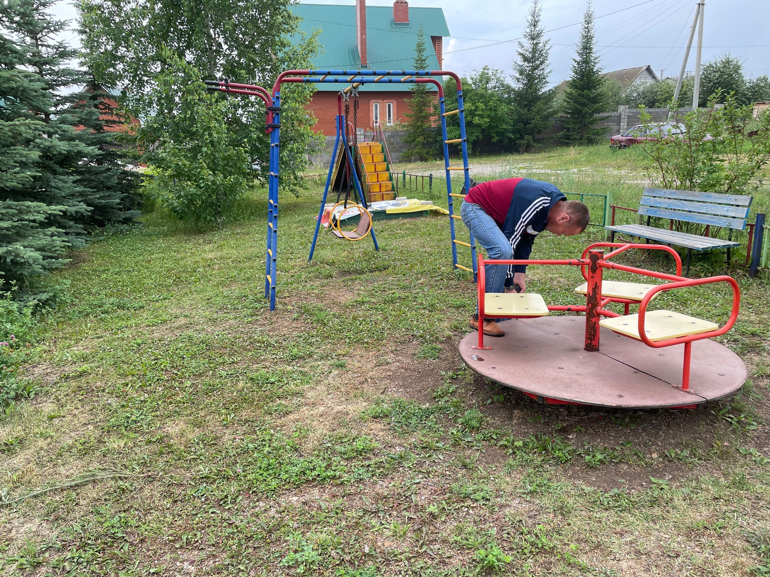 В Уфимском районе продолжаются работы по благоустройству