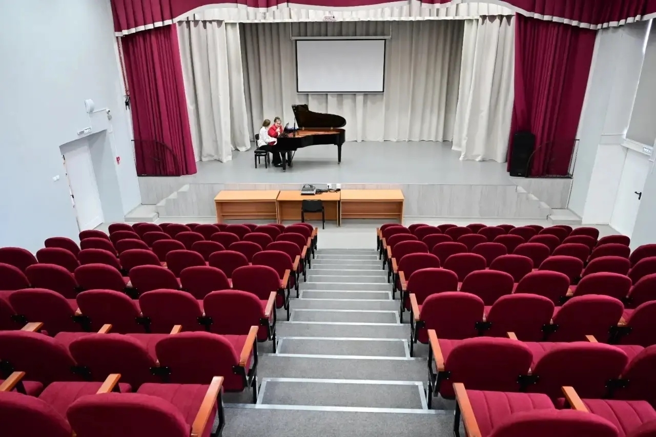 Глава Башкортостана проверил обновленную Детскую школу искусств в Янауле