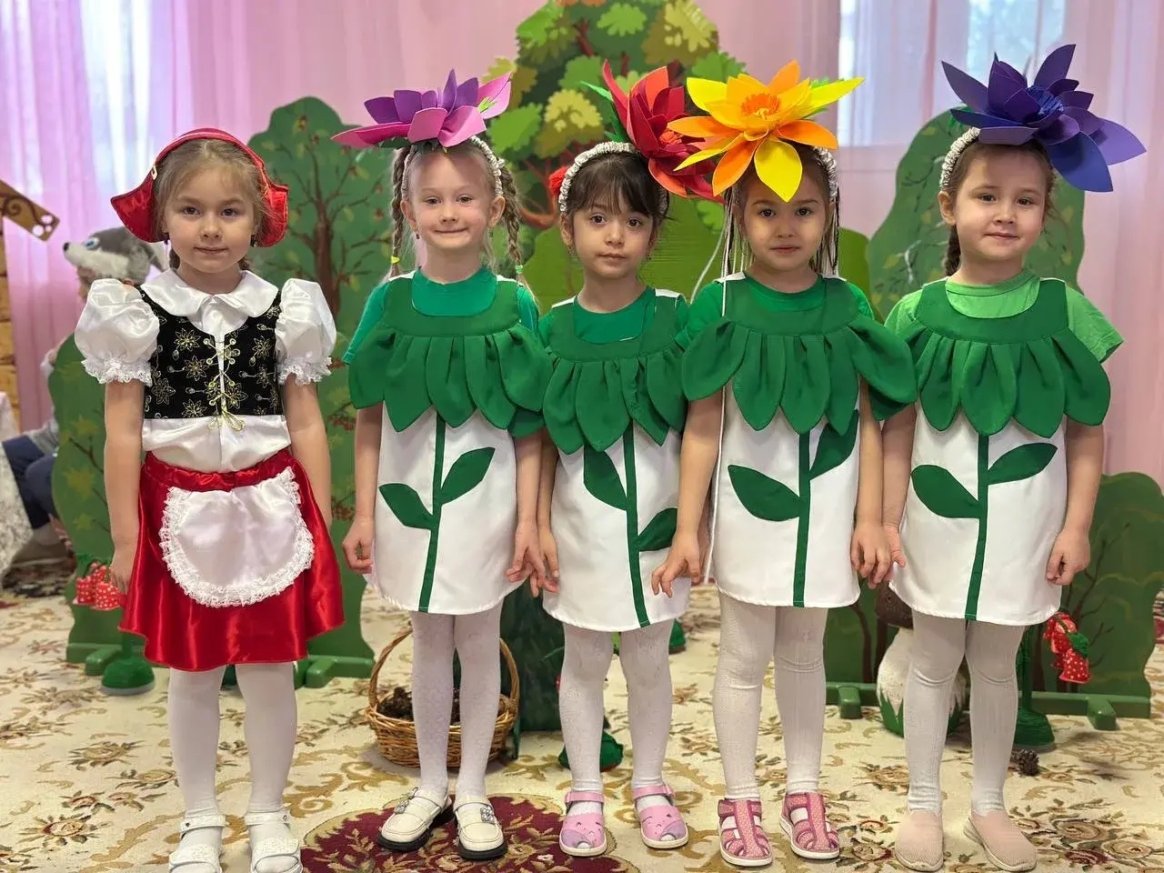 В детском саду села Дмитриевка поставили «Красную Шапочку на новый лад»