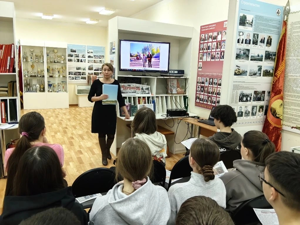 В Михайловской библиотеке прошёл час памяти «Чернобыль: быль и боль»