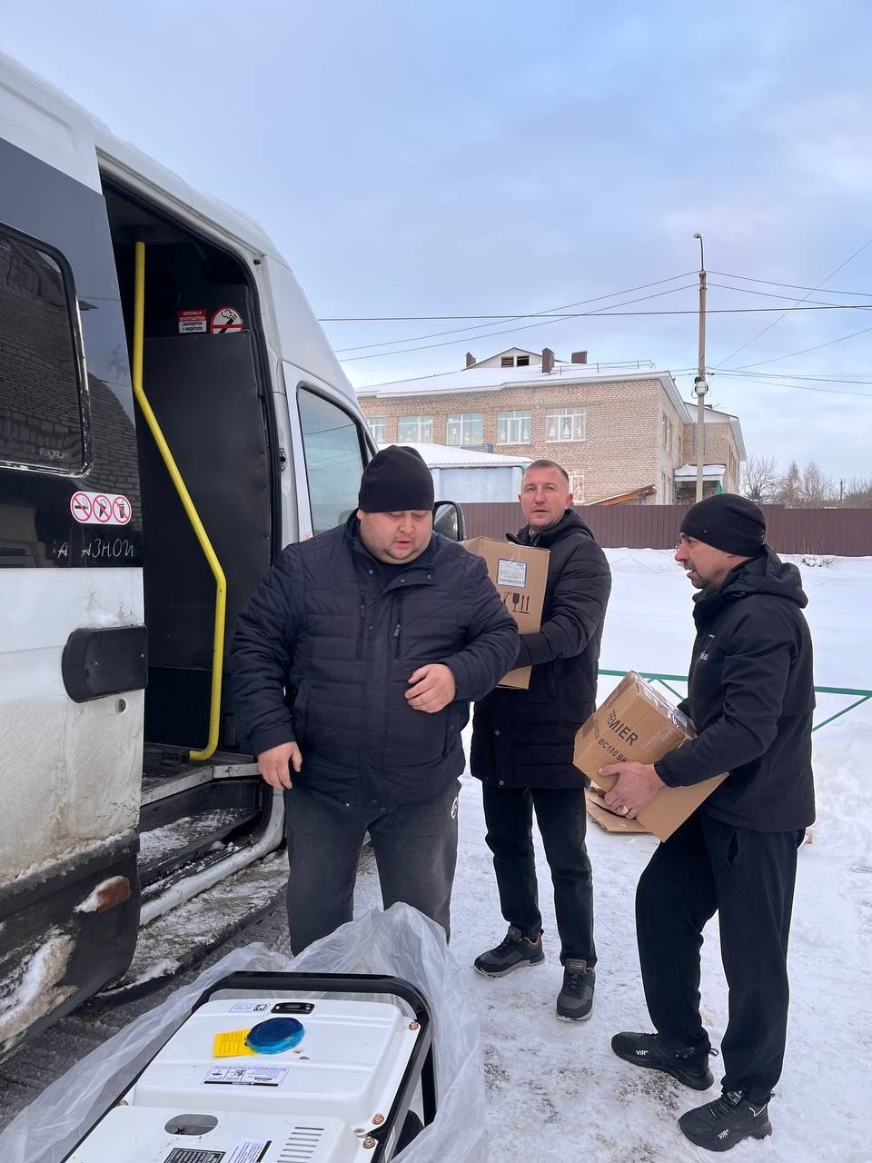 Жители Юматовского сельсовета отправили гуманитарный конвой к бойцам СВО