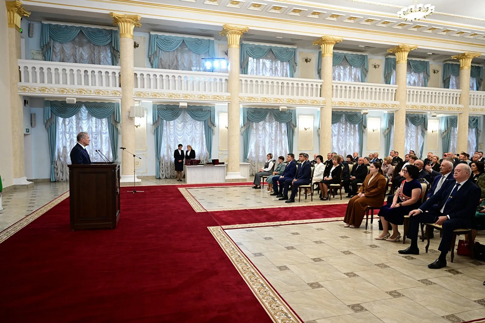 В Уфе вручили государственные награды России и Башкирии в честь Дня Республики